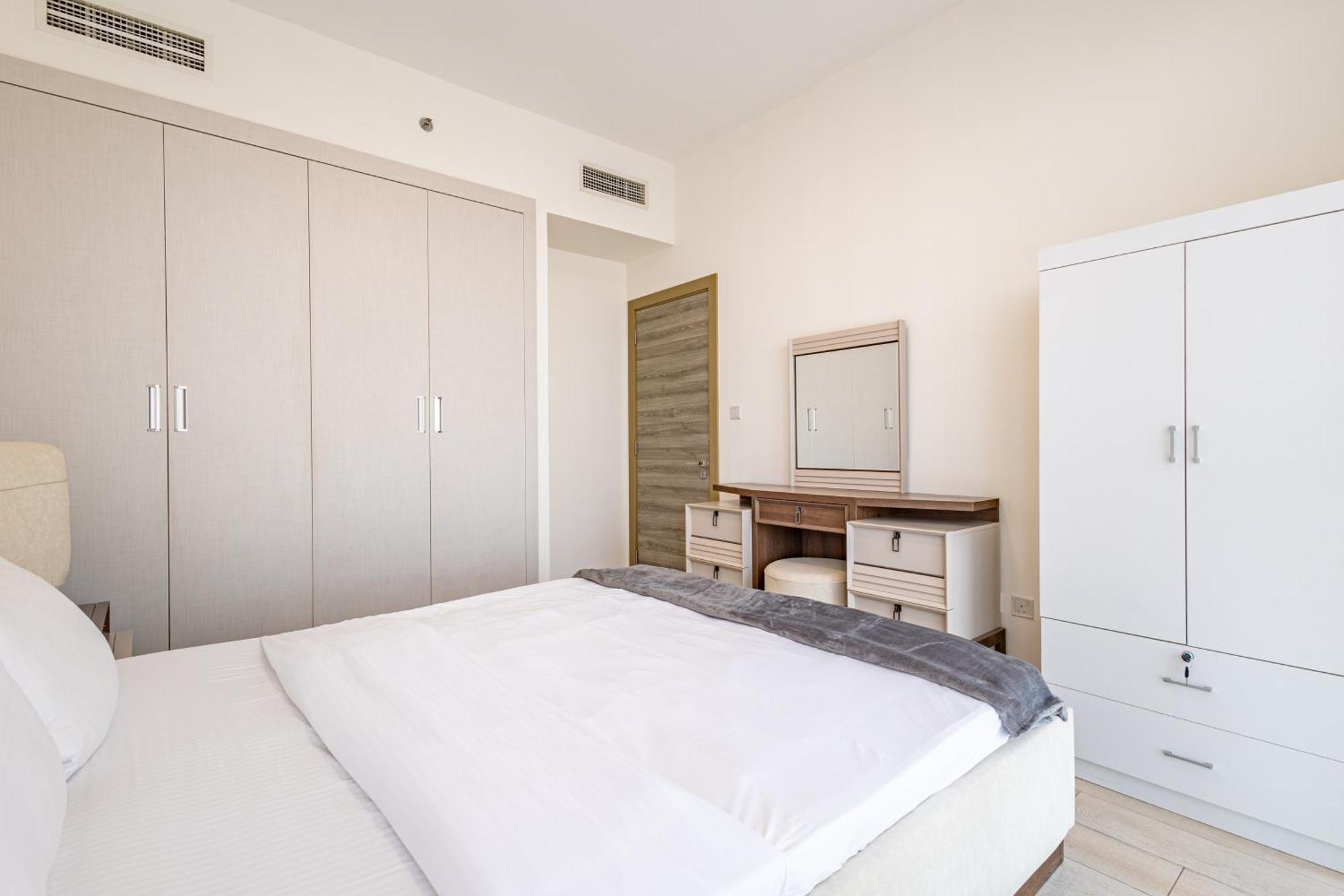 Superhost - Bright & Stylish 1-bedroom In Bloom Tower, Jvc * Dubai