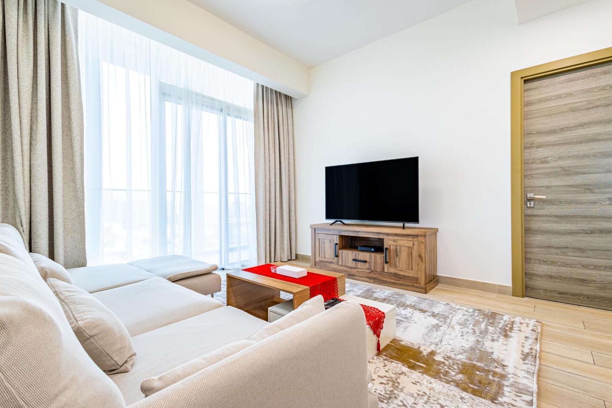 Superhost - Bright & Stylish 1-bedroom In Bloom Tower, Jvc Apartment *