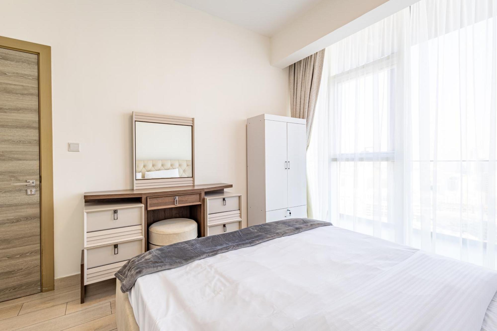 Superhost - Bright & Stylish 1-bedroom In Bloom Tower, Jvc Apartment Dubai