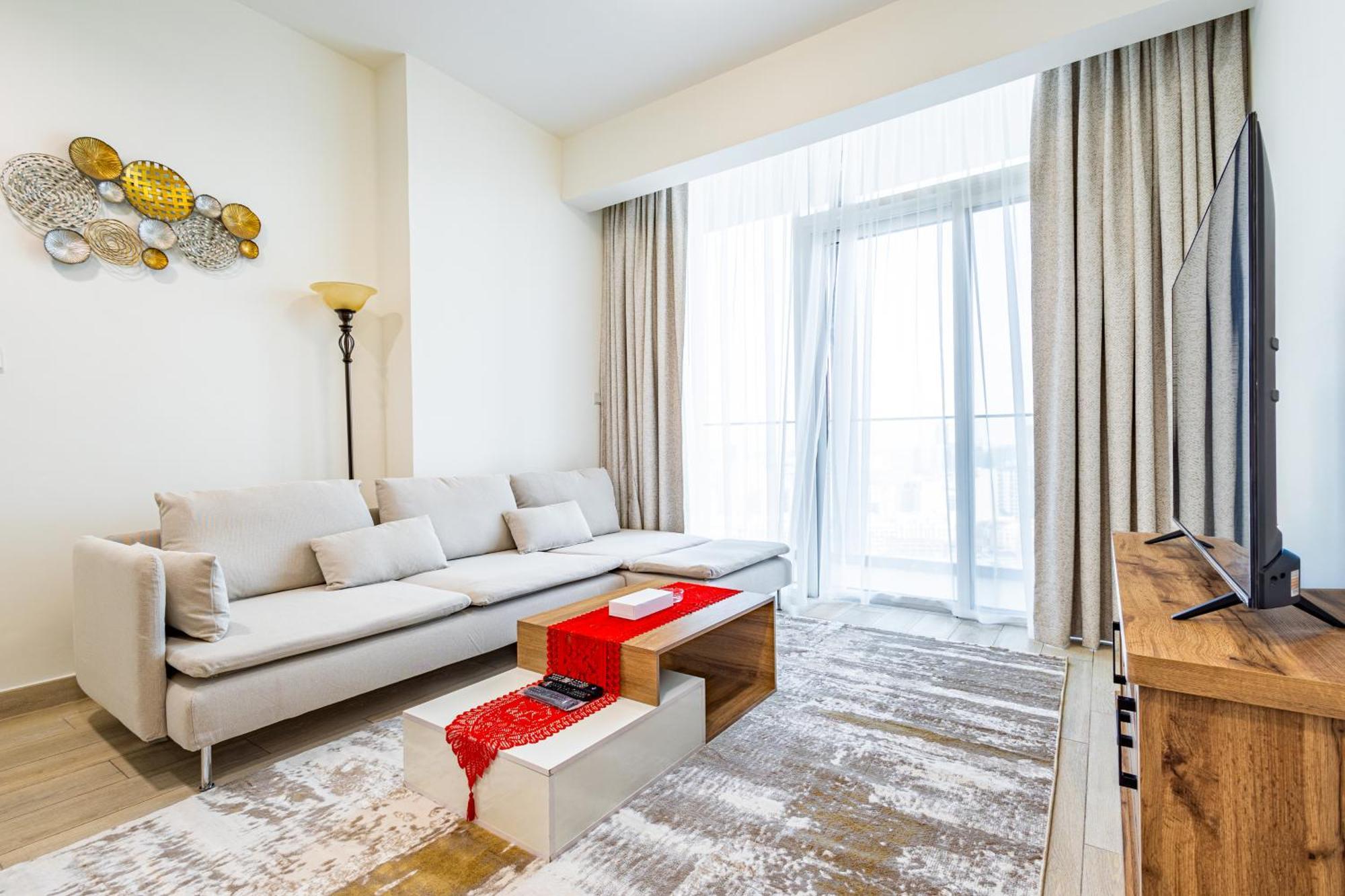 Superhost - Bright & Stylish 1-bedroom In Bloom Tower, Jvc * Dubai